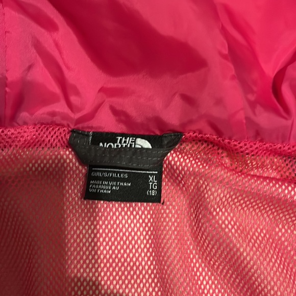 Northface Girls shell/rain jacket - Picture 2 of 4